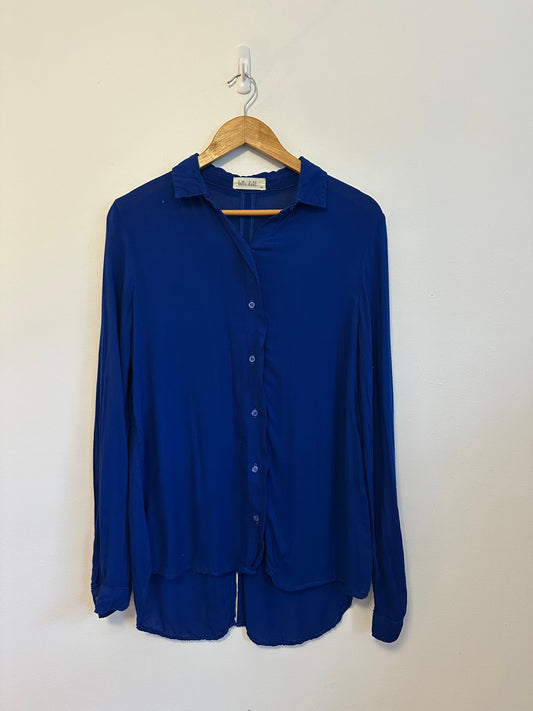 Bella Dahl Royal Blue Split Back Button Down Shirt | Size Medium