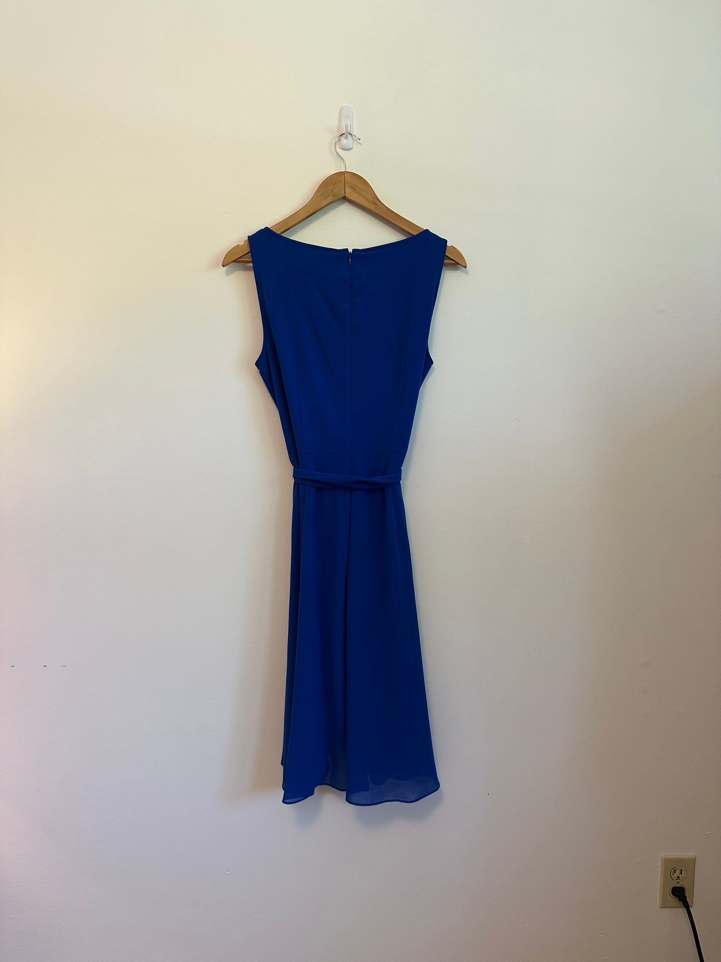 Karl Lagerfeld Crepe Belted V-Neck Cocktail Dress | Size 8