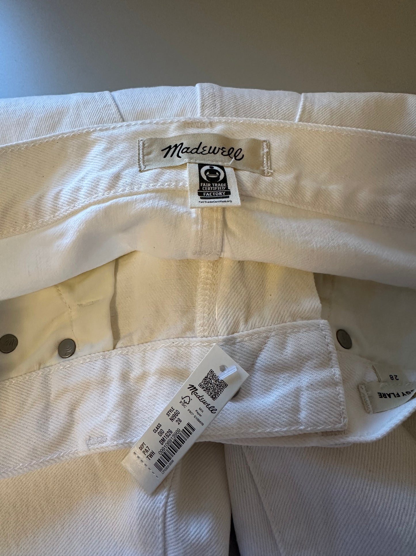 NWT Madewell White Baggy Flare Front Slit Jeans | Size 28