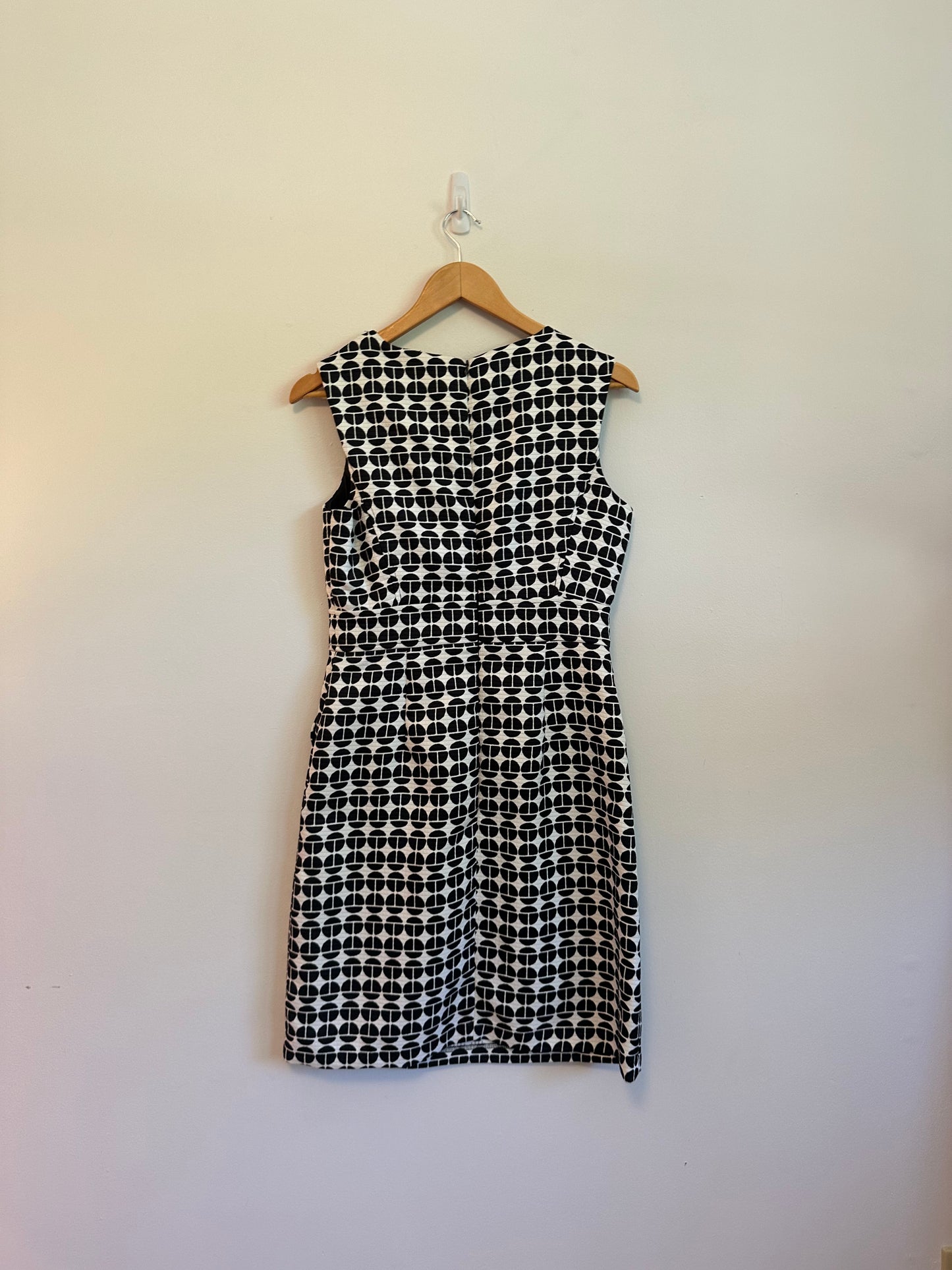 London Times Black and White Geometric Sheath Dress | Size 8
