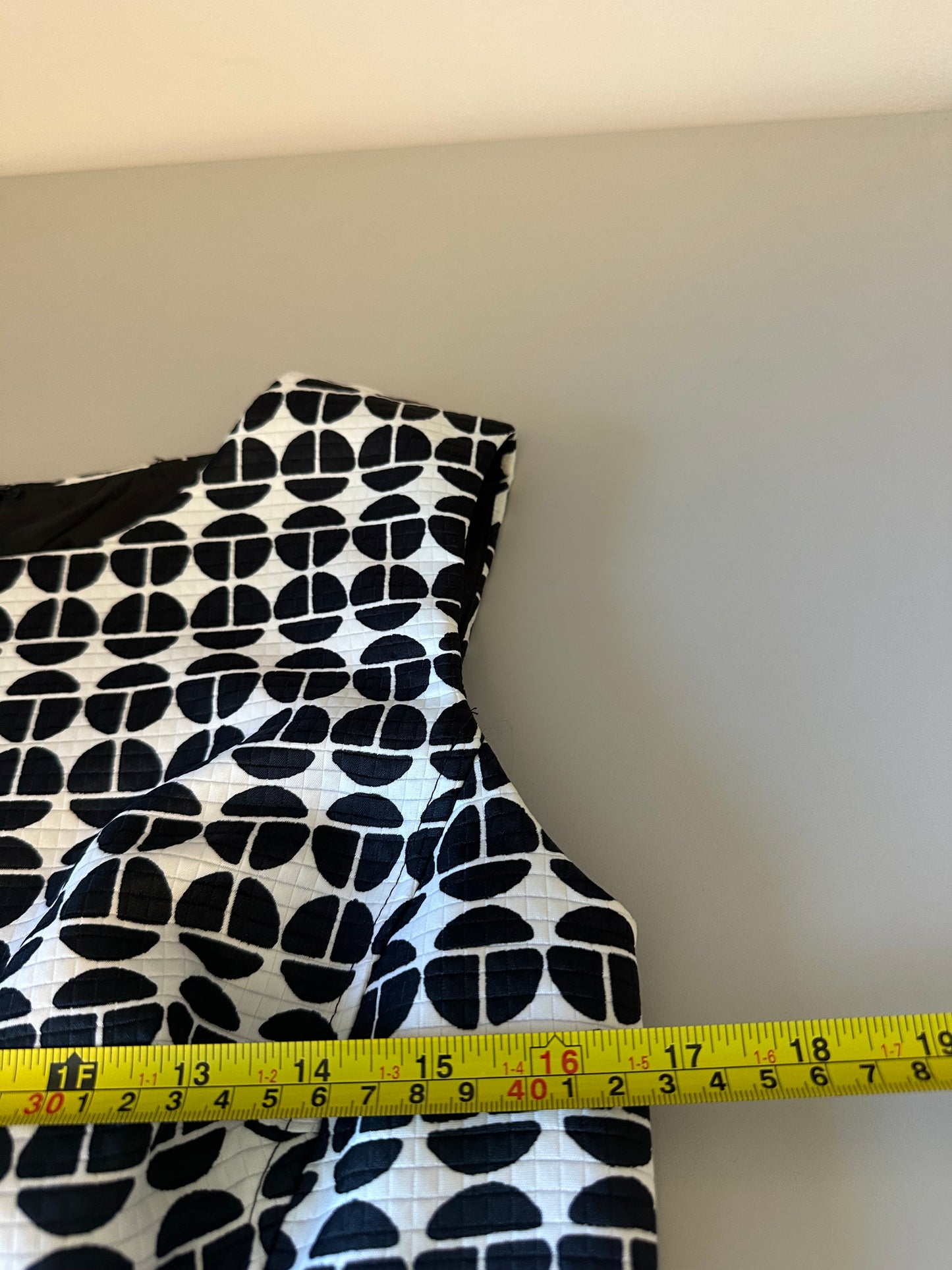 London Times Black and White Geometric Sheath Dress | Size 8