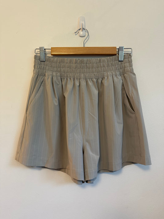 Vuori Pinstripe Smocked High Rise Athletic Shorts | Size Medium