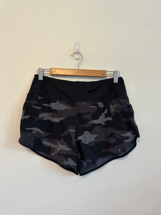 Athleta Camo Print Running Shorts in Gray and Black | Size Medium