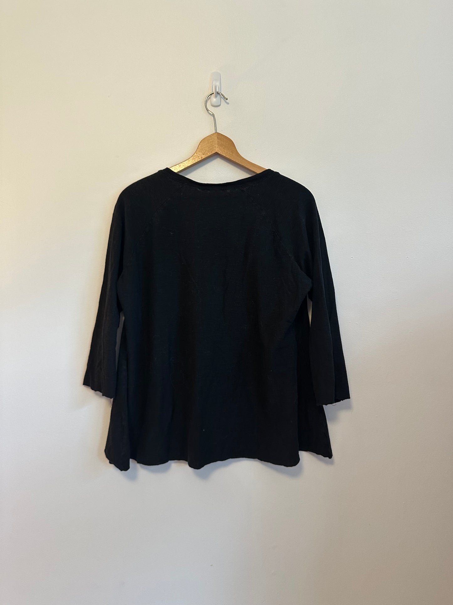 Cut Loose Button Front 3/4 Sleeve Black Shirt | Size Medium