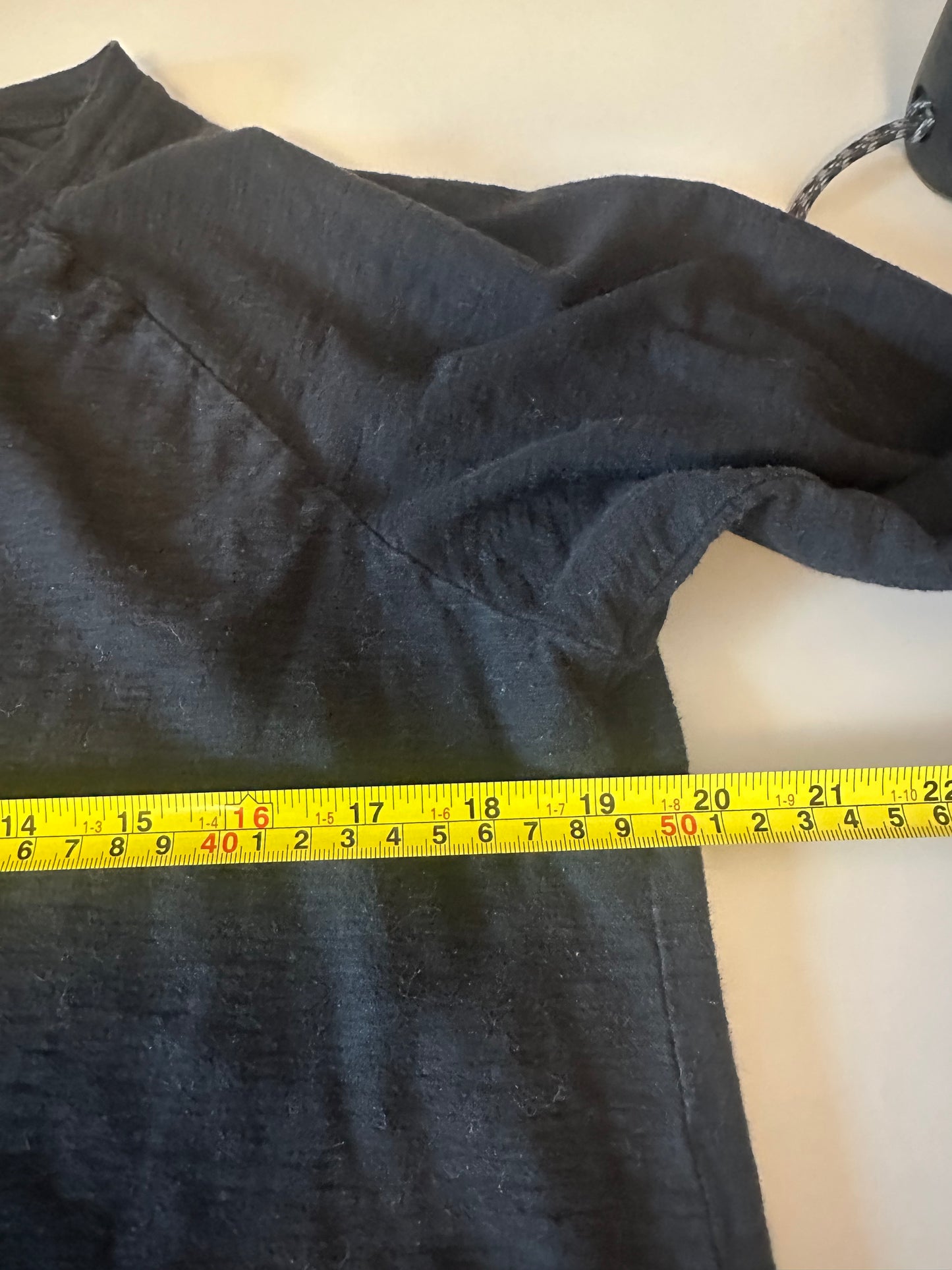 Cut Loose Button Front 3/4 Sleeve Black Shirt | Size Medium
