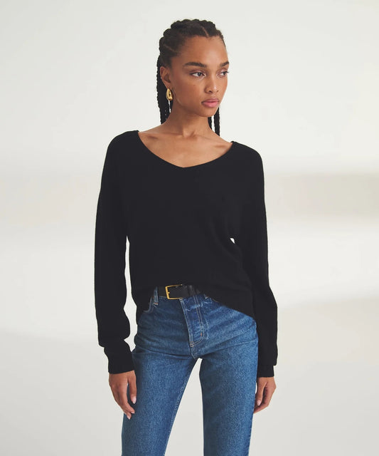 Nadaam Lightweight Cashmere V-Neck Sweater in Black | Size Medium