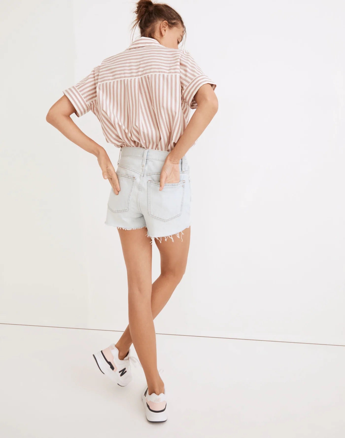 Madewell Relaxed Denim Shorts in Light Blue Wash | Size 28