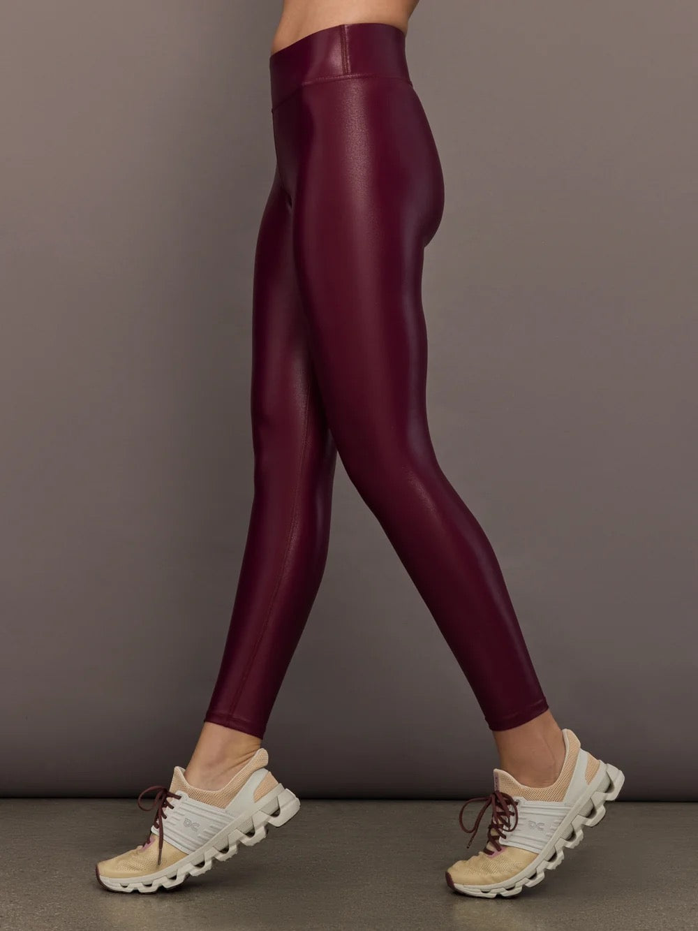 Carbon38 Takara Shine Regular Rise 7/8 Legging in Fig | Size Small