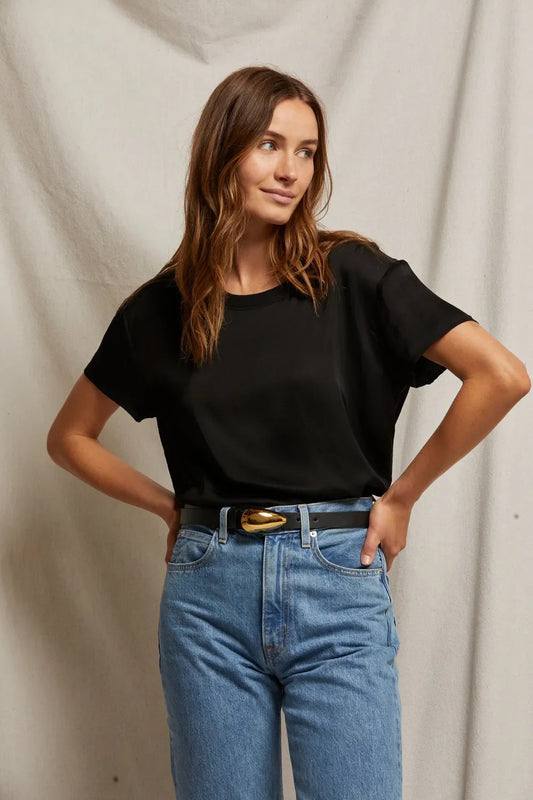 NWT Perfectwhitetee Delphine Luxe Satin Crewneck T-Shirt in Black | Size Large