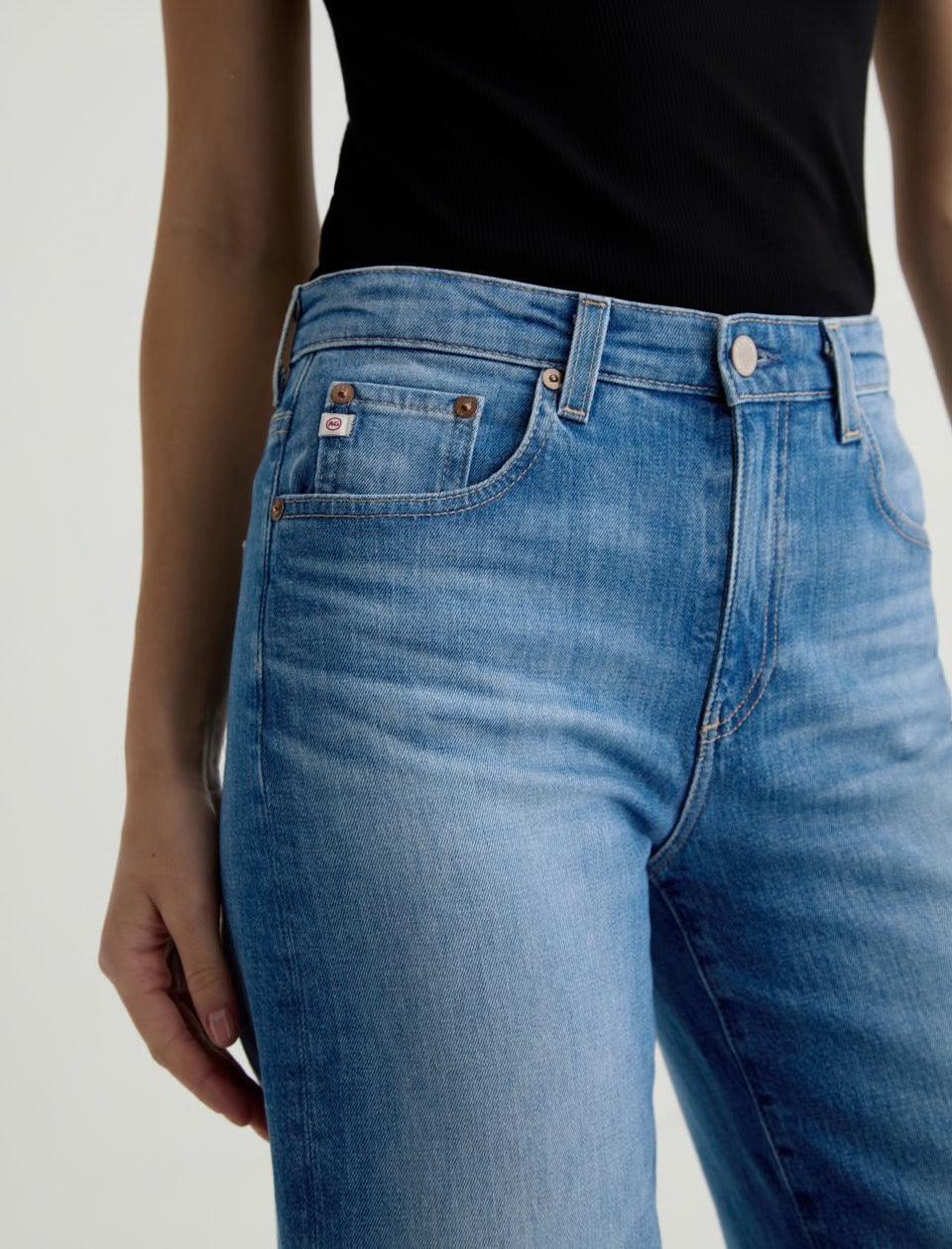 AG Denim Saige Wide Leg Crop Mid Rise Jean | Size 27