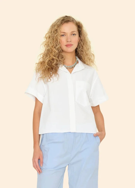 NWT Xirena Drake White Cotton Poplin Short Sleeve Button Down Shirt | Size Medium