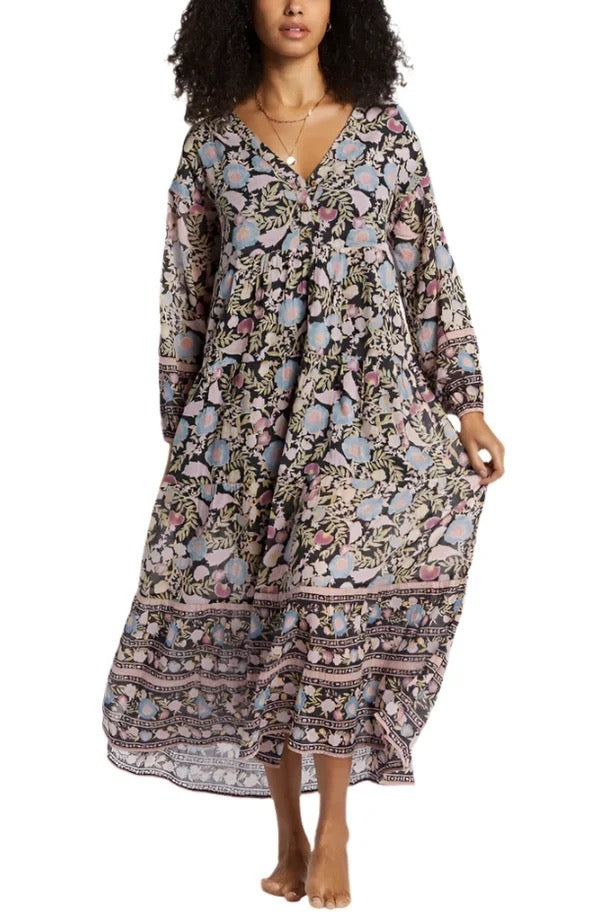 Billabong Adore You Long Sleeve Maxi Dress in Black Floral | Size Medium