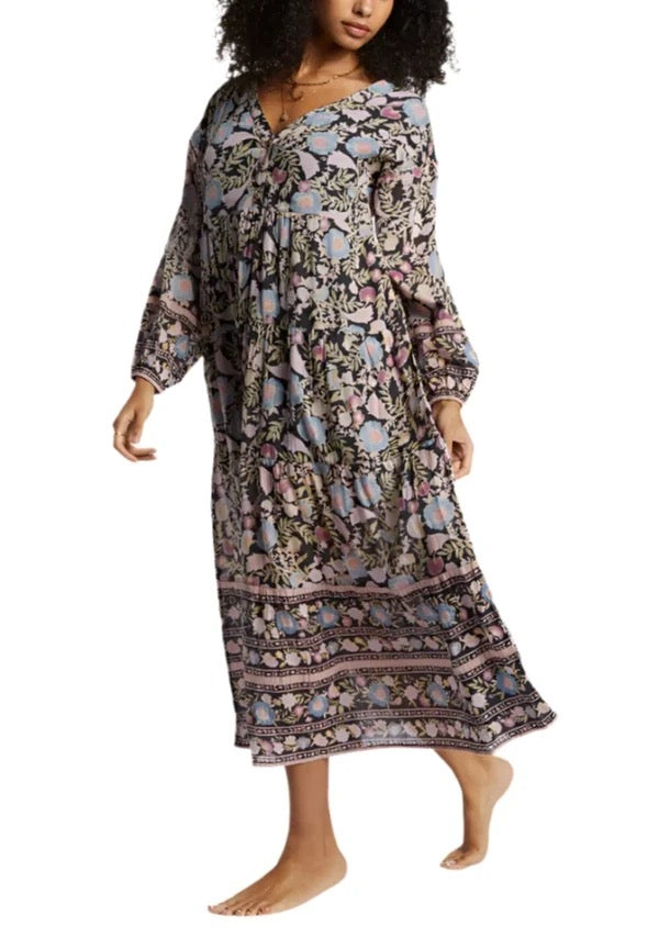 Billabong Adore You Long Sleeve Maxi Dress in Black Floral | Size Medium